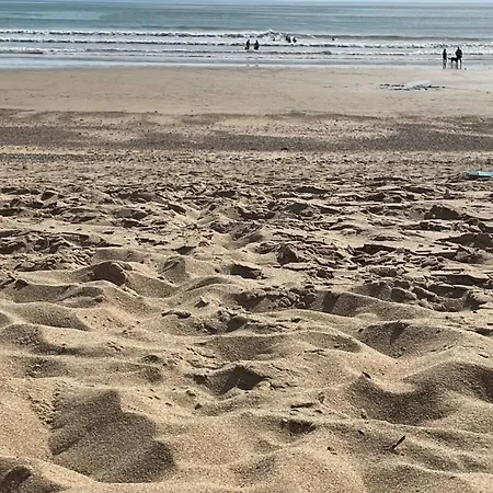 à 300 Mètres De La *
